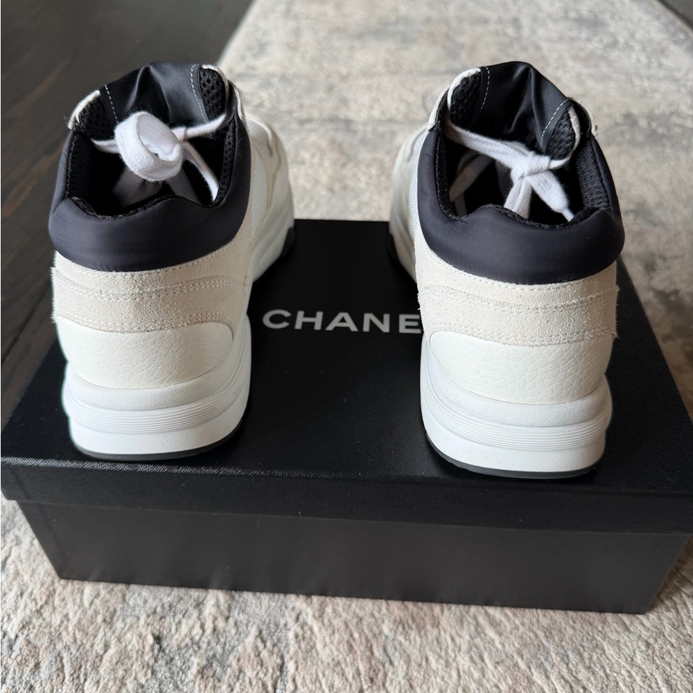 CHANEL White and Black Sneakers 37.5 - Picture 7 of 13